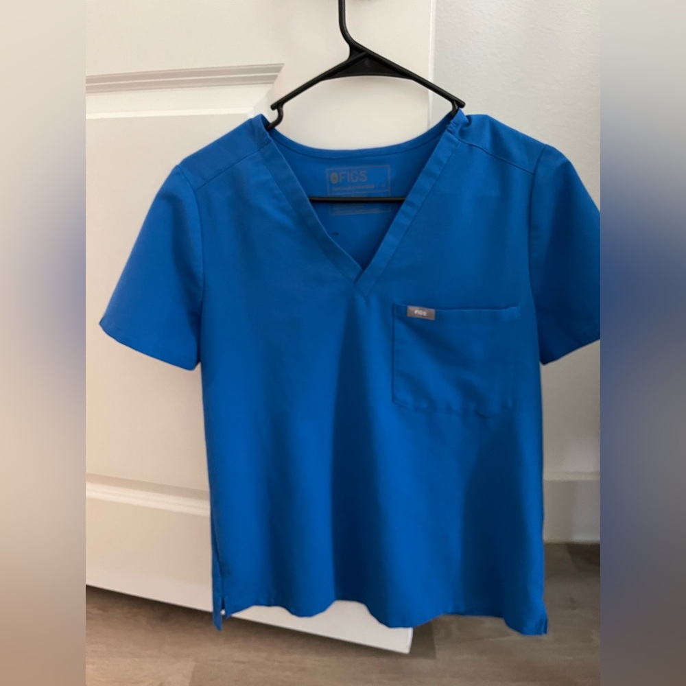 Figs Small Scrub top